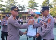 Kapolres Lombok Utara Berikan Penghargaan kepada 8 Personel Berprestasi