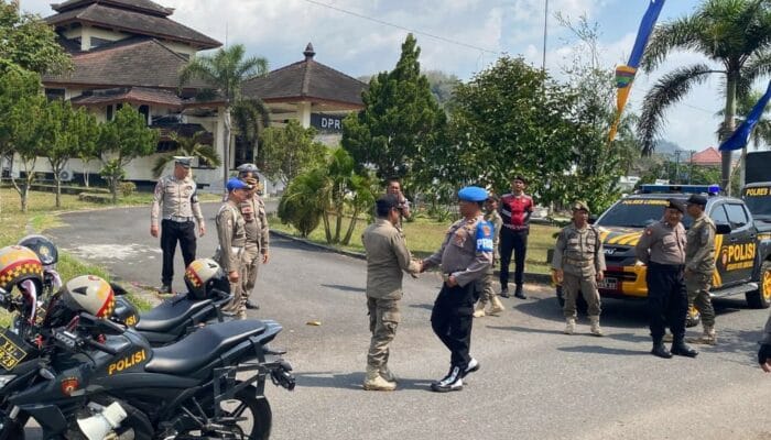 Patroli Skala Besar TNI-Polri Jaga Keamanan di Lombok Barat