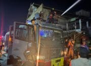 Respon Cepat, Polres Bima Kota Bersama Yon C Sat Brimobda NTB dan Damkar Sigap Bantu Proses Pemadaman Kebakaran