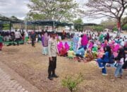 Amankan Tradisi dan Silaturahmi, Bhabinkamtibmas Terjun Langsung ke Acara HUT Desa Pernek ke-66