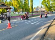 Hadir di Tengah Masyarakat, Polsek Maluk Tertibkan Lalu Lintas Pagi