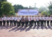 Polres Sumbawa Gelar Apel Pagi Istimewa, Kapolres Beri Penghargaan ke 53 Personel Berprestasi