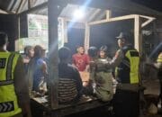 Personel Polsek jajaran Laksanakan Patroli Malam, Sambangi Pos Kamling dan Ajak Warga Bersama Jaga Kamtibmas