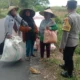 Bhabinkamtibmas Gerung Kawal Panen 3,6 Ton Jagung Warga