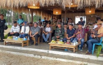 Polsek Rhee Sukses Amankan Penutupan Gelora Boat Race 2025 di Pantai Gelora