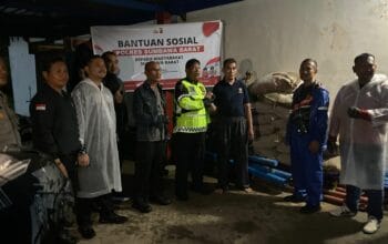 Kapolres Sumbawa Barat Berikan Bantuan Matrial Pembanguan Masjid dan Mushalla