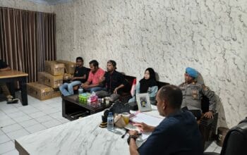 ALIANSI MASYARAKAT NGGAHI RAWI PAHU (AMARAH) GELAR HEARING DI POLRES DOMPU TERKAIT PENANGANAN KASUS PENGERUSAKAN RUMAH WARGA