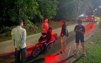 Polsek Brang Rea Gelar Pemeriksaan Kendaraan di Jam Rawan, Cegah Gangguan Kamtibmas