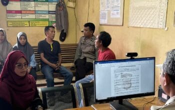 PERSONEL PAMAPTA III POLRES DOMPU TERIMA LAPORAN MASYARAKAT YANG DIDAMPINGI BHABINKAMTIBMAS