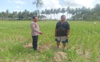 Bhabinkamtibmas Gerung Ajak Warga Manfaatkan Lahan Kosong