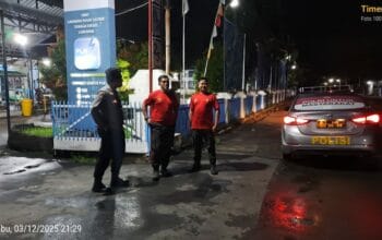 Jaga Keamanan Malam, Polsek Labuhan Badas Intensifkan Patroli Blue Light di Obyek Vital dan Pemukiman