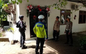 Polsek Maluk Monitoring dan Amankan Ibadah Jemaat Nasrani Katholik