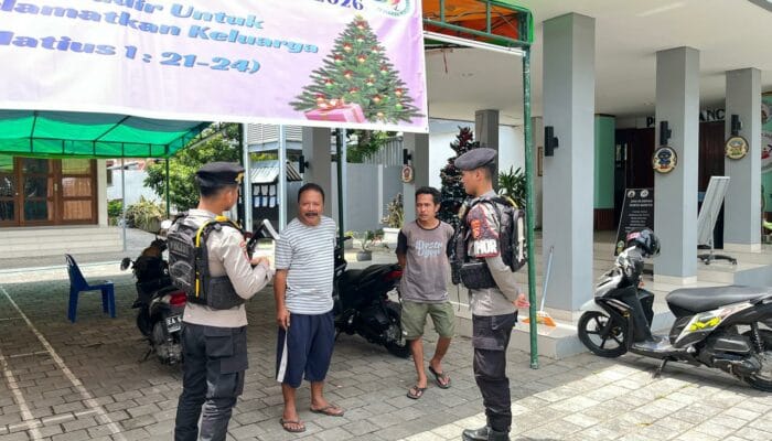‎ Sat Samapta Polres Bima Kota Laksanakan Patroli di Dua Gereja Menjelang Natal