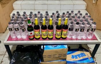 Tim Opsnal Polsek Rasanae Barat Gagalkan Peredaran Puluhan Botol Miras Jelang Pergantian Tahun