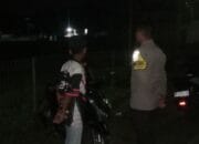 Bhabinkamtibmas Desa Goa Laksanakan Sambang Desa, Ajak Pemuda Jaga Keamanan Lingkungan