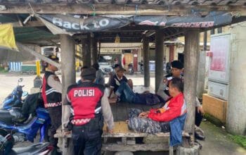 Patroli Dialogis di Gerung, Polres Lombok Barat Sosialisasi Inovasi KEMOS