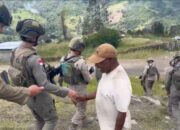 Satgas Damai Cartenz Gelar Patroli Humanis dan Pelayanan Kesehatan di Sinak