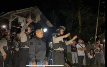 Cepat Tanggap, Polisi Evakuasi Terduga Pencuri Alpukat dari Amukan Massa di Aikmel