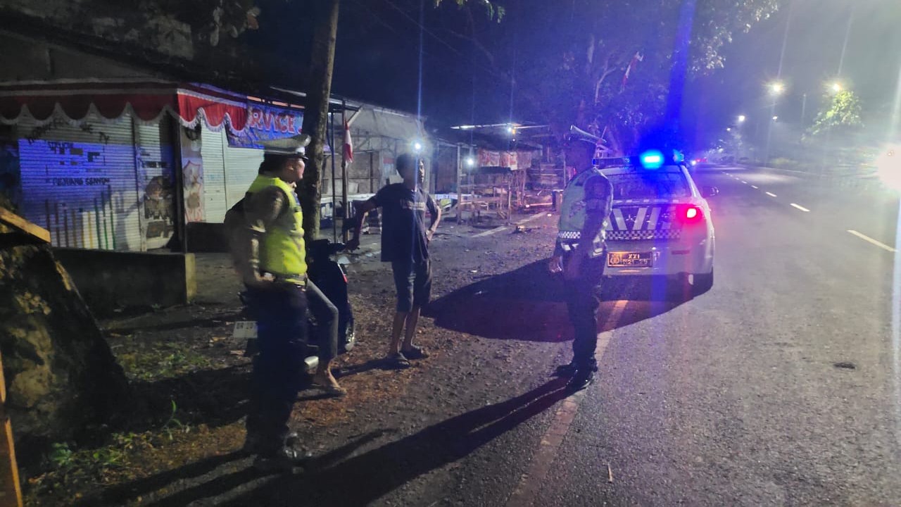 Polres Lombok Barat Patroli Jalur BIL 1 dan BIL 2 Malam Hari