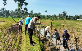 Dukung Ketahanan Pangan, Bhabinkamtibmas Desa Barejulat Tinjau Masyarakat Binaan