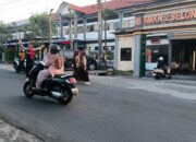Personel Polsek Sukamulia Laksanakan Giat Rawan Pagi Dan Pengaturan Arus Lalu Lintas Di Depan Smkn 2 Selong