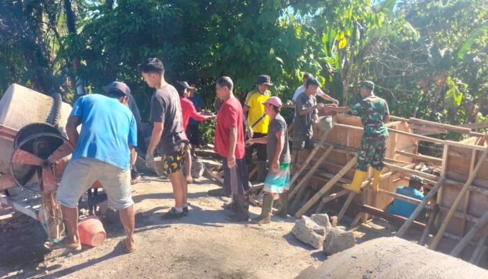 TNI dan Warga Cor Pondasi Jembatan Garuda Inisiasi Presiden Prabowo, Harapan Baru Lombok Utara