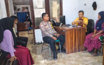 BHABINKAMTIBMAS DESA BARA FASILITASI MEDIASI WARGA, PERMASALAHAN UTANG PIUTANG BERHASIL DISELESAIKAN SECARA KEKELUARGAAN