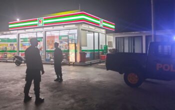 Cegah Begal dan Kejahatan Jalanan, Polsek Batulayar Sisir Kawasan Wisata Senggigi Dini Hari