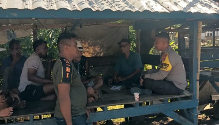 Sambang Dialogis, Bhabinkamtibmas Jatibaru Imbau Warga Waspada Hoaks dan Narkoba
