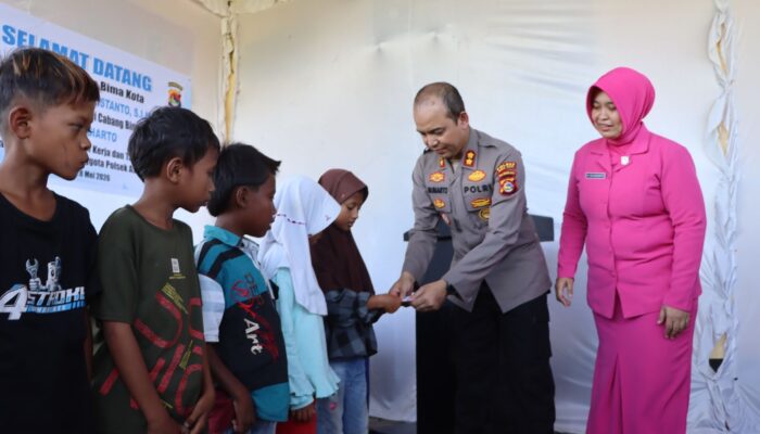 Idul Adha Penuh Makna, Polres Bima Kota Berbagi Paket Sembako dan Kasih untuk Anak Yatim