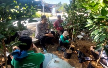 Dukung Program Presiden, Polsek Labuapi Gerakkan Warga