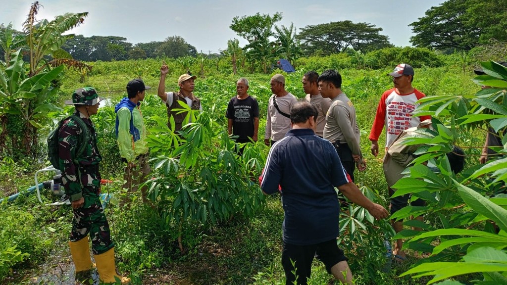 Strategi Polsek Batulayar Perkuat Ketahanan Pangan Desa