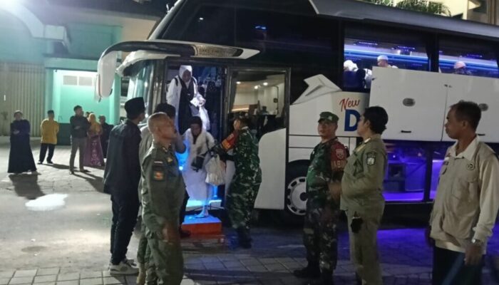 Kolaborasi TNI-Polri Pastikan Kepulangan Jamaah Berjalan Lancar