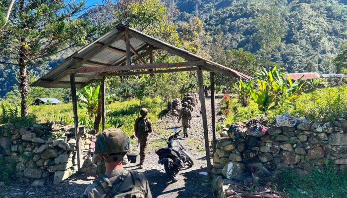Satgas Damai Cartenz Perkuat Kedekatan dengan Warga melalui Patroli Dialogis di Talilime