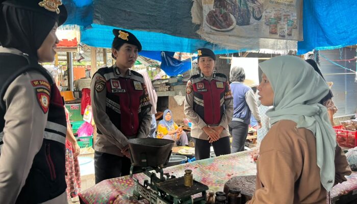 Patroli Kota Presisi Sambangi Pasar Mandalika Bertais, Polda NTB Perkuat Pencegahan Gangguan Kamtibmas