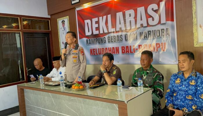 DALAM RANGKA MENYAMBUT HUT BHAYANGKARA SAT RESNARKOBA POLRES DOMPU DEKLARASIKAN KAMPUNG BEBAS NARKOBA