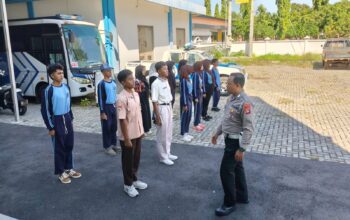 Saka Bhayangkara SMAN 1 Lembar Digembleng Satlantas Polres Lobar