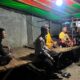 Deteksi dini Gangguan Kamtibmas dan Pererat Silaturahmi, Bhabinkamtibmas Polsek Monta Sambangi Warga Binaan di Malam Hari