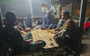 Bhabinkamtibmas Desa Banjar Aktif Bina Satkamling, Perkuat Keamanan Lingkungan Bersama Warga