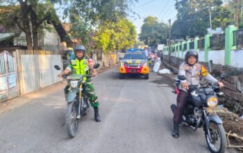 Bhabinkamtibmas Polres Bima Kota Amankan dan Kawal Penutupan MPLS SD melalui Pawai Budaya